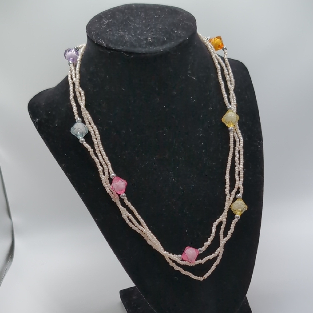 Elegant Multicolor Beaded Necklace